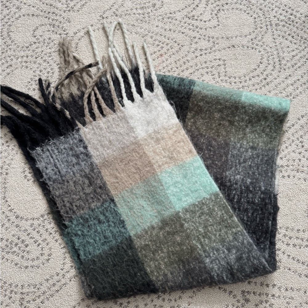 Plaid Wool Scarf in Green and Gray